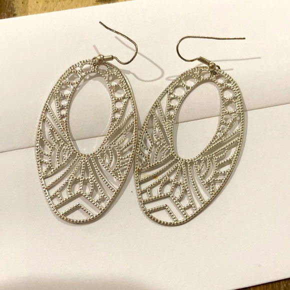 2.5” SILVER HOOP EARRINGS! - Picture 1 of 1